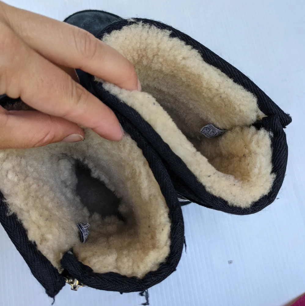 UGG Mayfaire 5116 cozy furry black suede side zip sheepskin snow boots